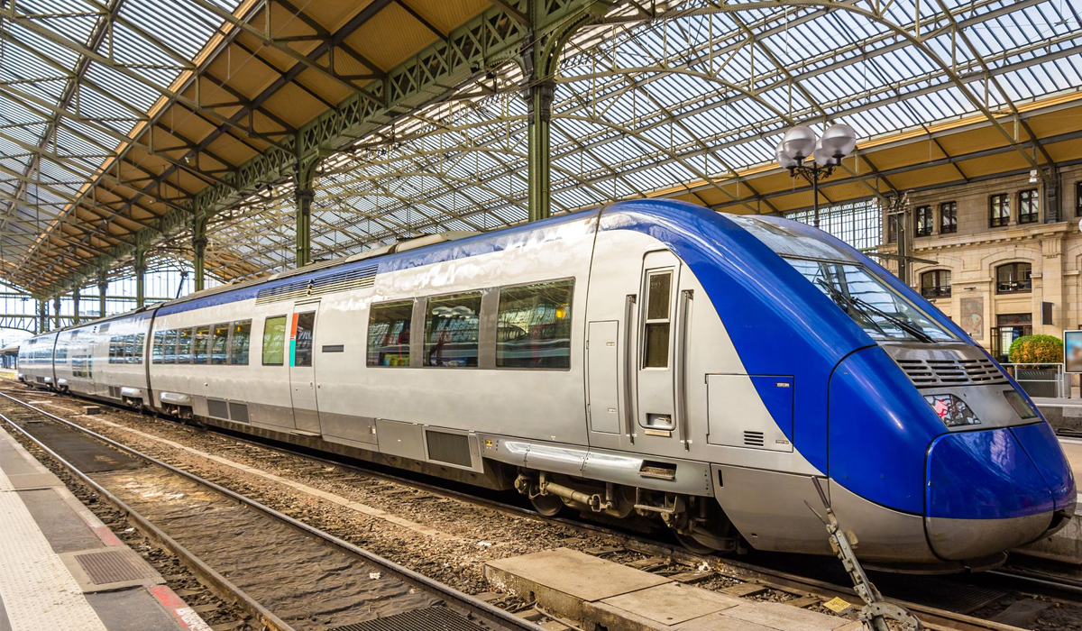 France: Train kills three migrants lying on tracks